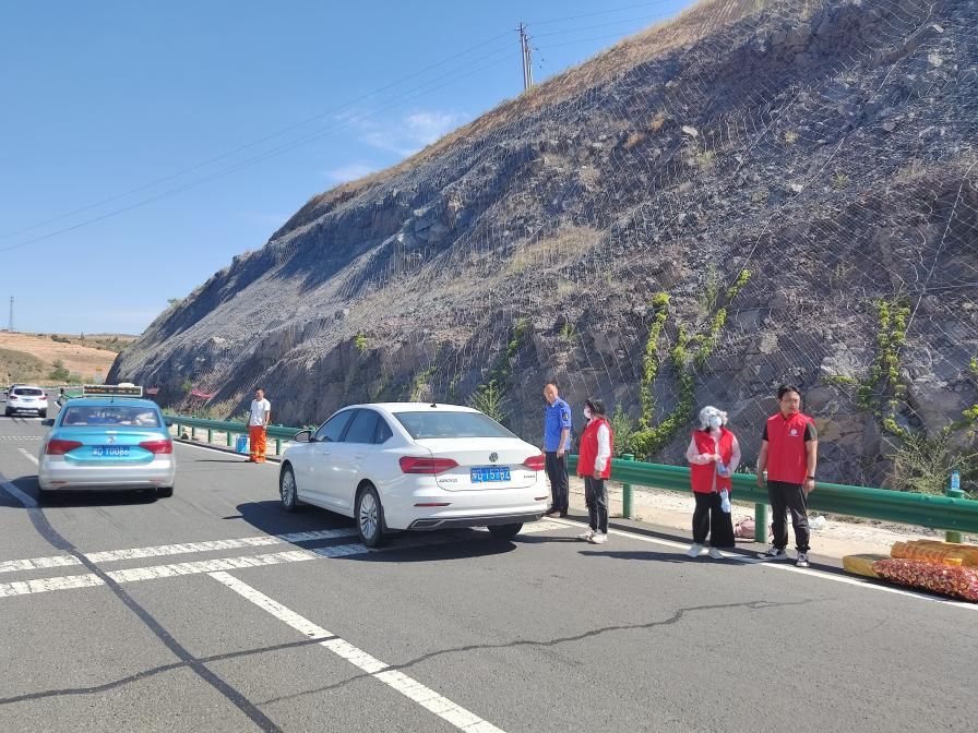 图片 1.jpg 图片 1.jpg